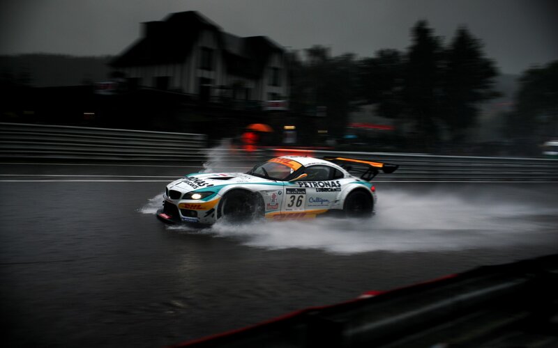 Race Car on Wet Track — Black
