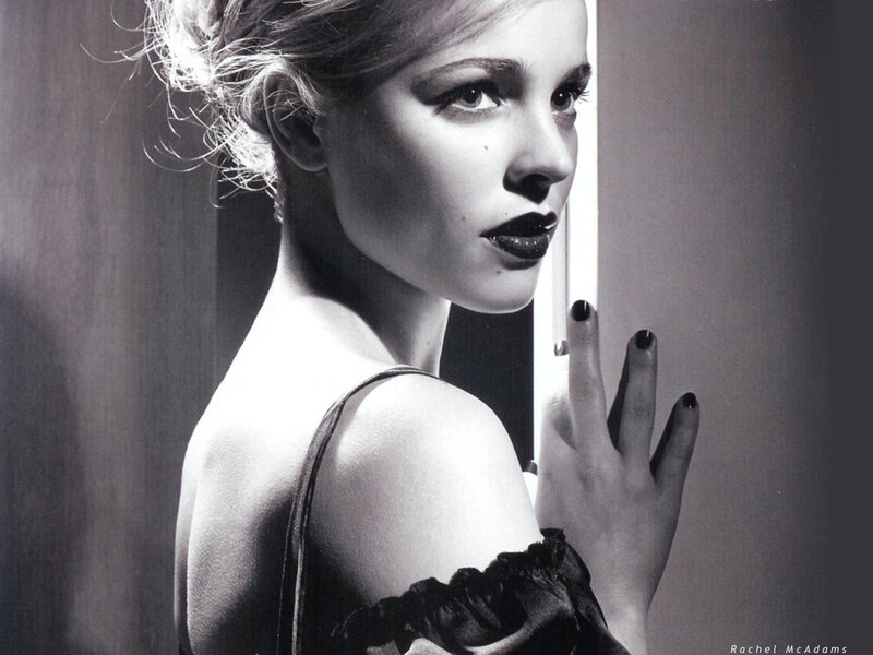Rachel McAdams in black and white