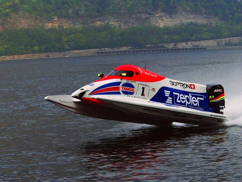Racing Boat on Water — Red, Dynamic, Photograph