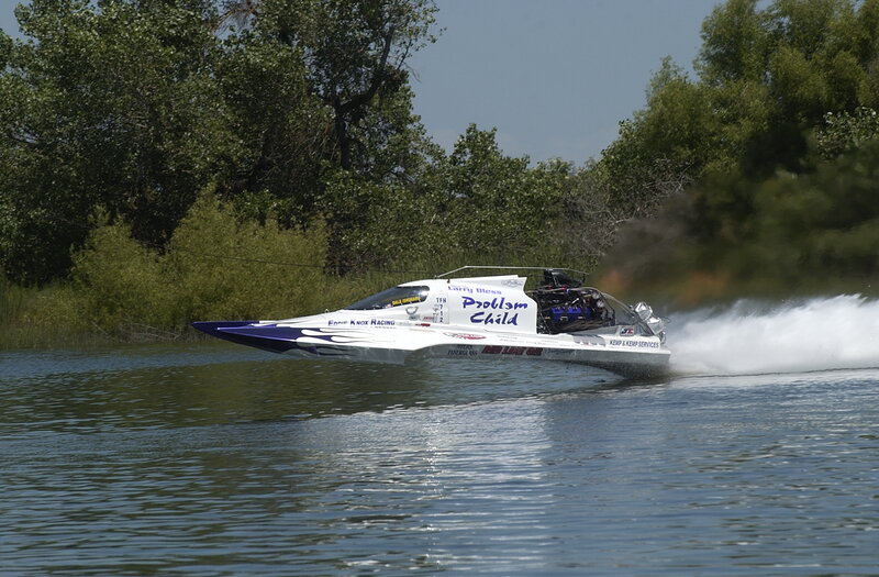 Racing Boat on Water — White, Dynamic