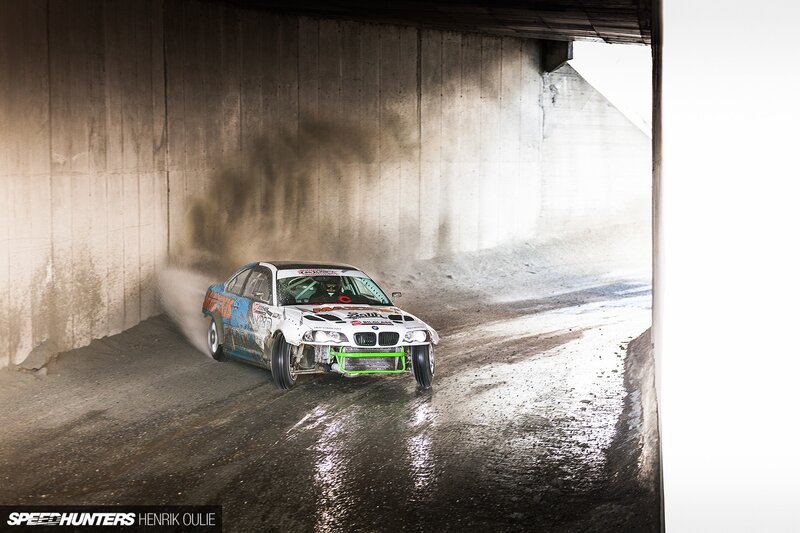 Racing Car Drifting — White, Dynamic