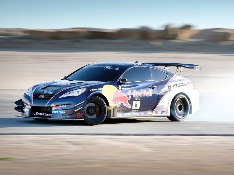 Racing Car on Track — Blue, Dynamic