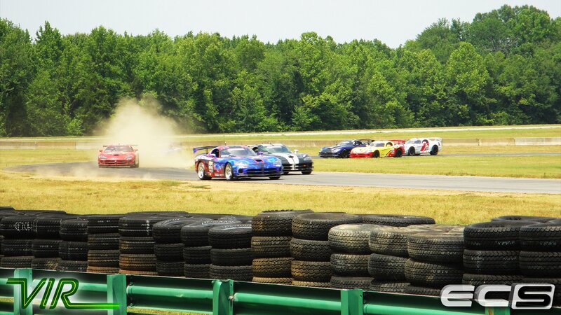 Racing Cars on Track — Green, Dynamic