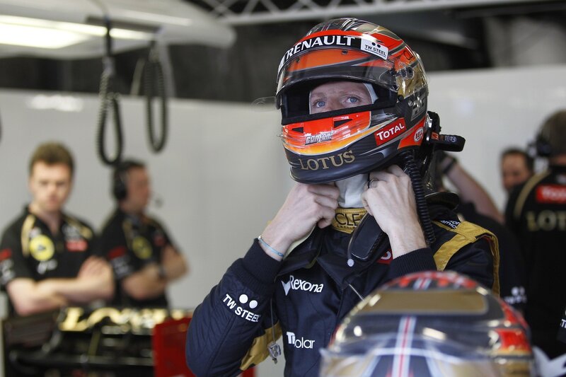 Racing Driver Adjusting Helmet — Black