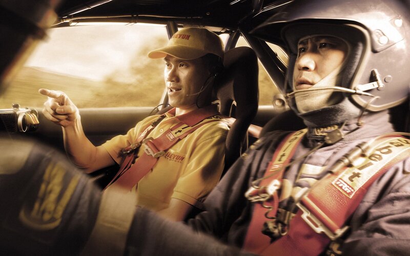 racing team in car