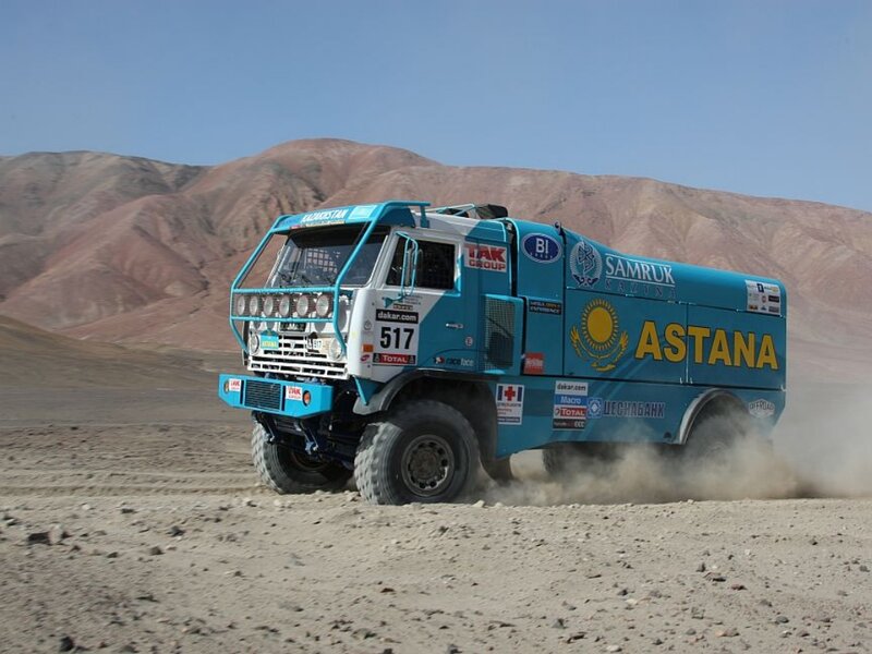 Racing Truck in Desert — Blue, Dusty
