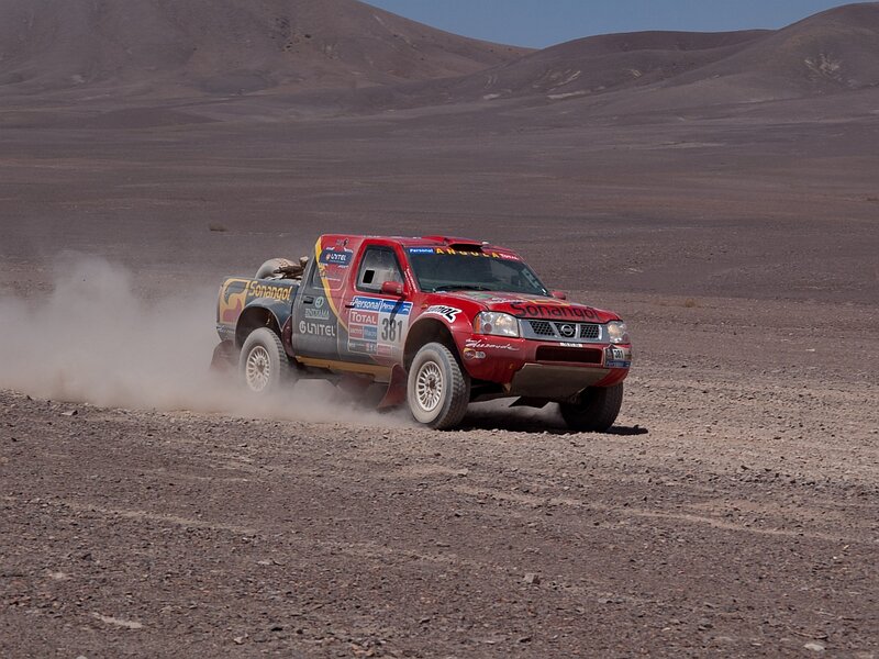 Racing Truck in Desert — Red, Dynamic