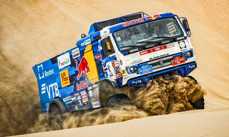 Racing Truck in Sand — Blue
