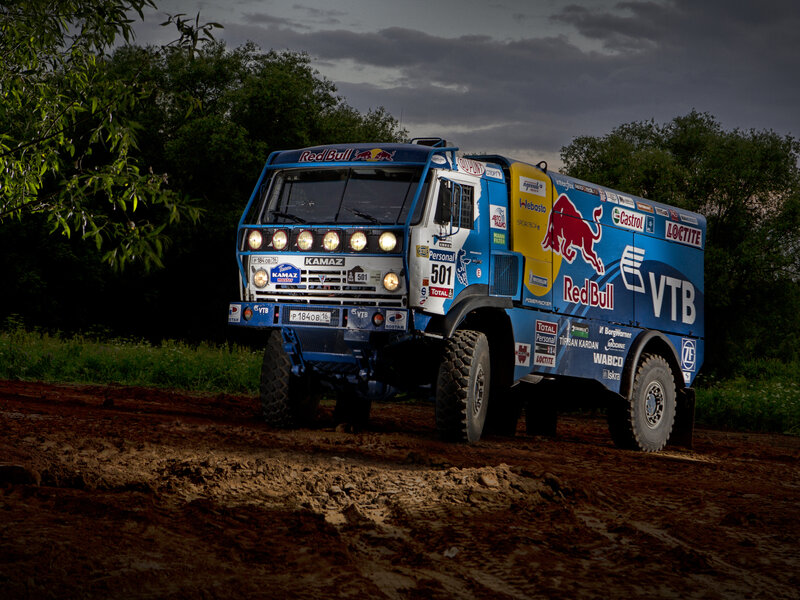 Racing Truck on Dirt — Blue, Dramatic