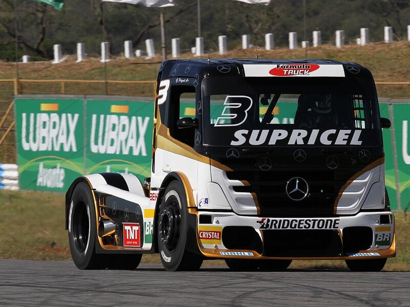 Racing Truck on Track — Black