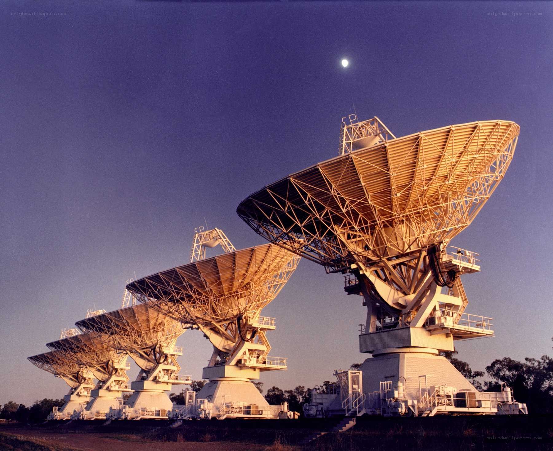 Radio telescopes at dusk