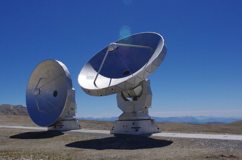 Radio Telescopes on Mountain — Blue
