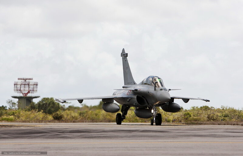 Rafale jet on runway