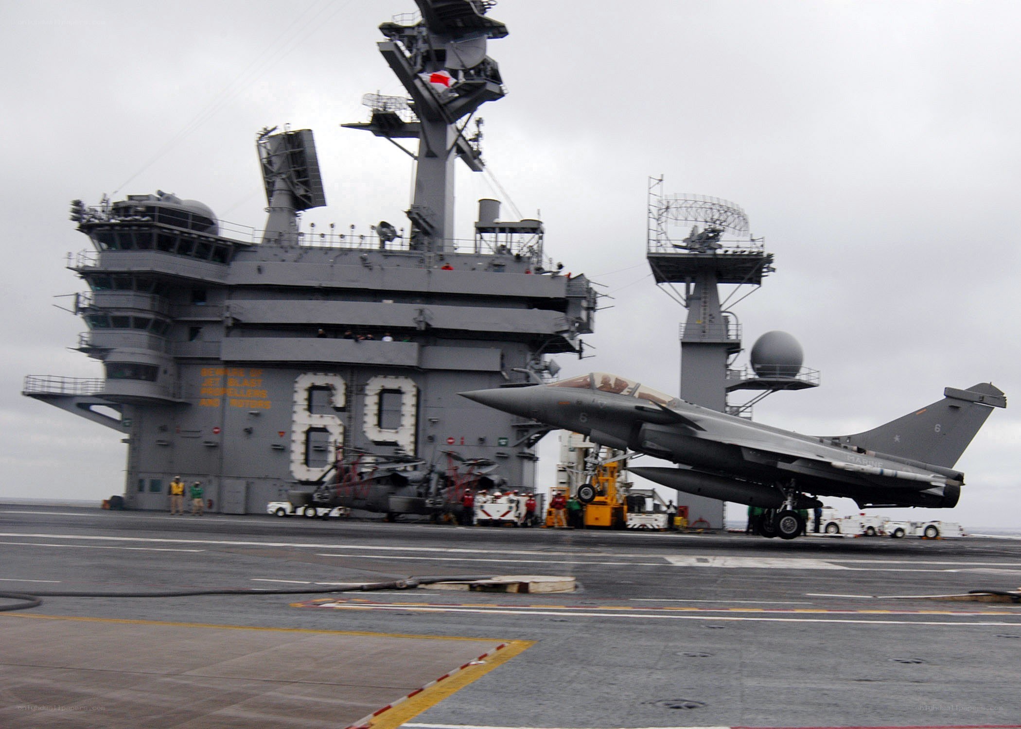 Rafale on aircraft carrier deck