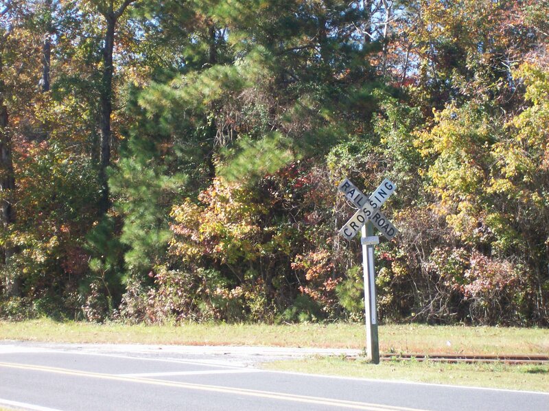 Railroad Crossing Sign — Green