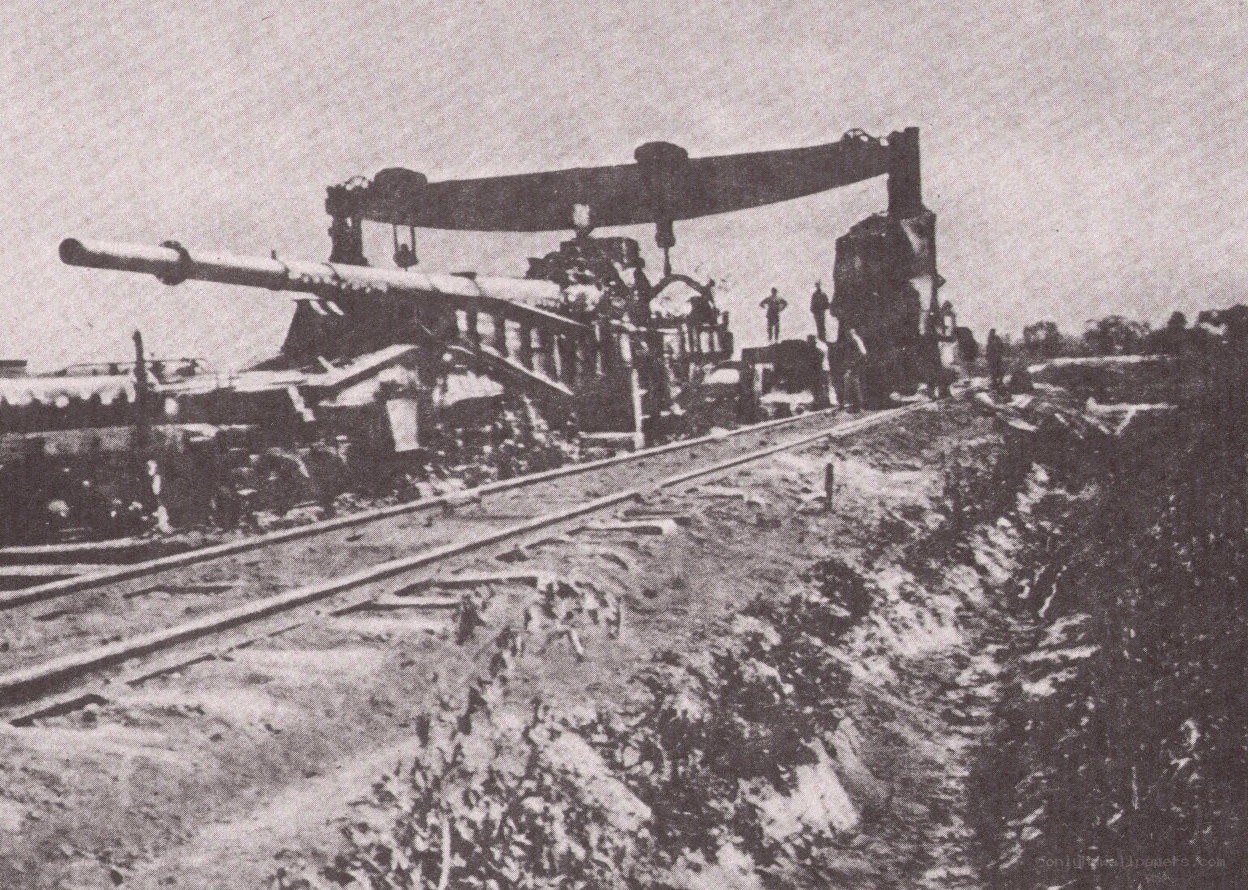 Railway gun in wartime