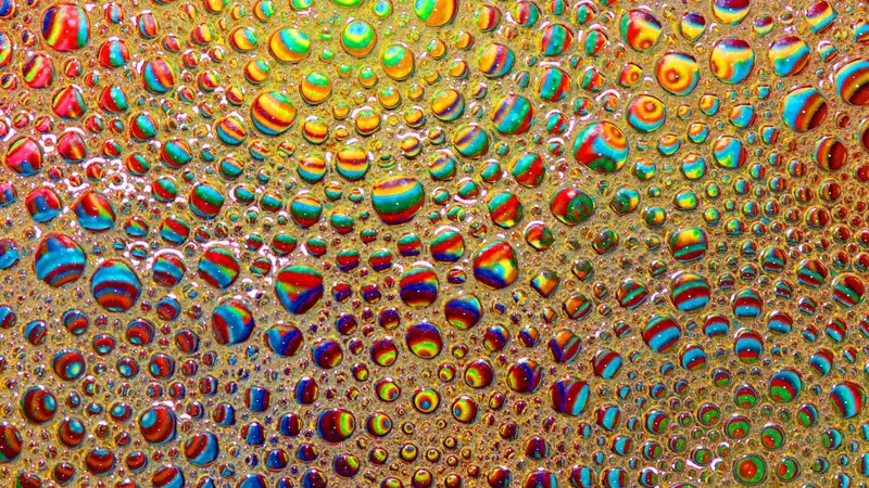 Rainbow Bubbles on Surface