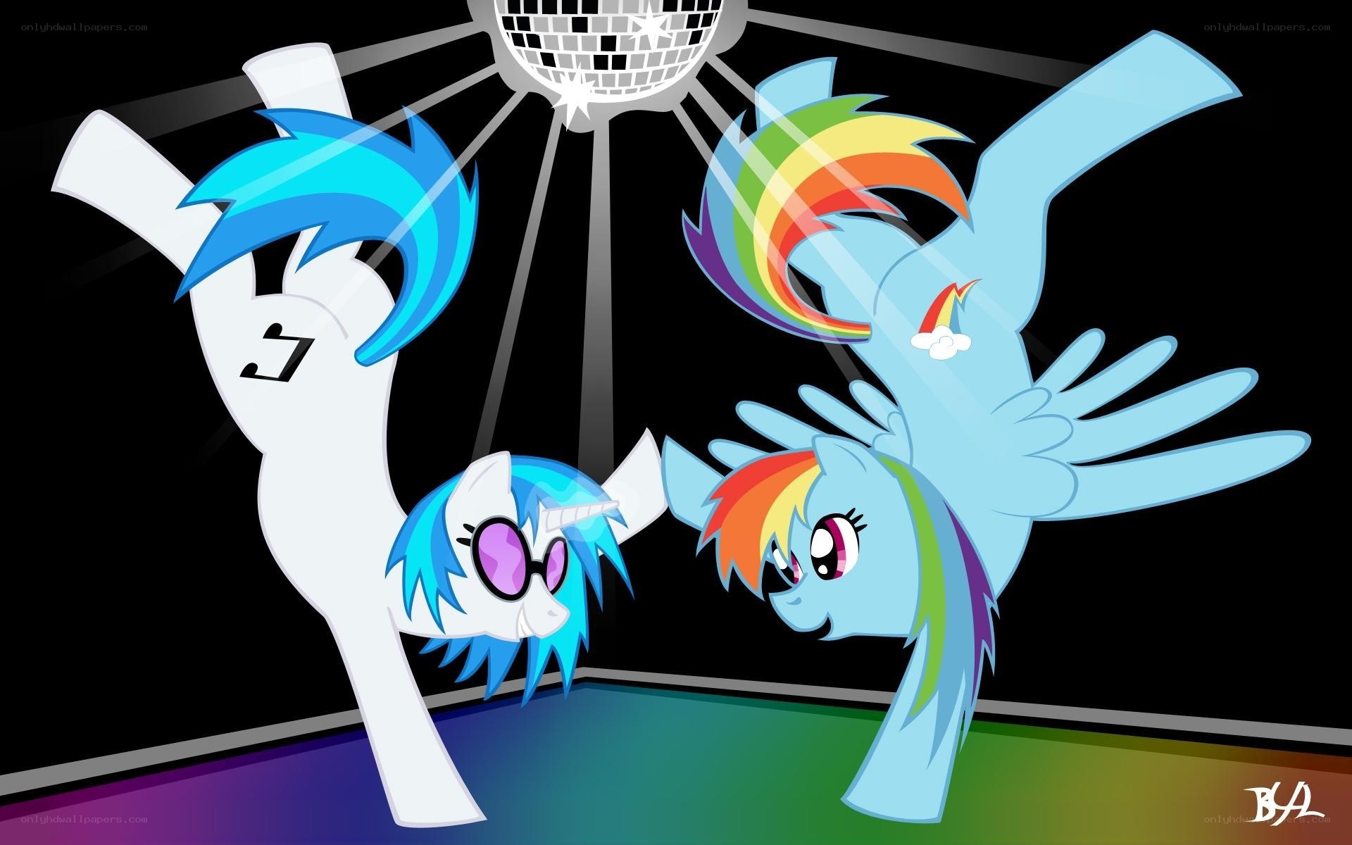 Rainbow Dash dancing at a club