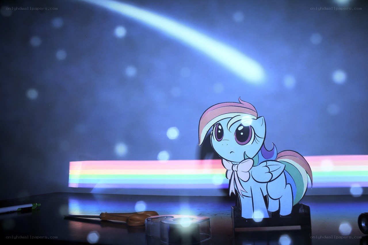 Rainbow Dash paper cutout