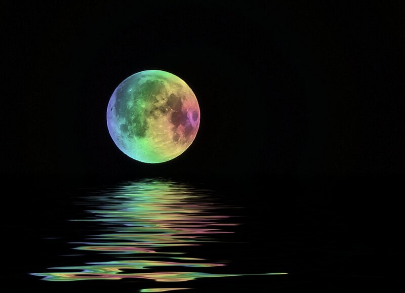 Rainbow Moon over Water — Green