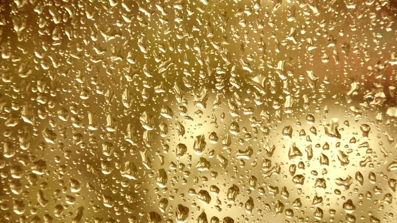 Raindrops on Golden Surface — Gold