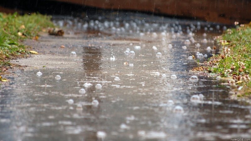 Raindrops on Puddle — Gray, Calm