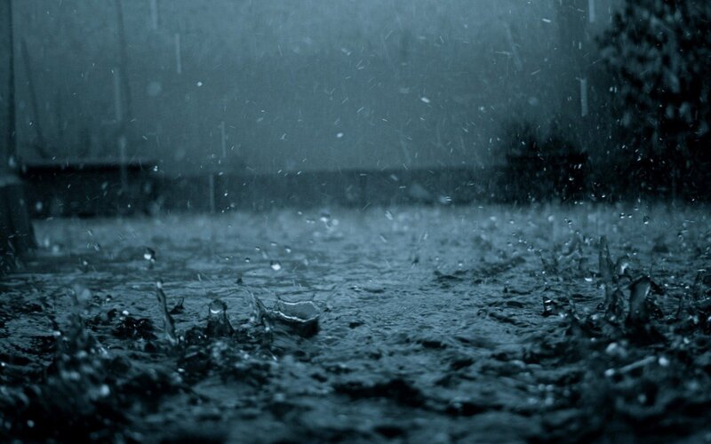 Raindrops on Wet Surface — Puddle