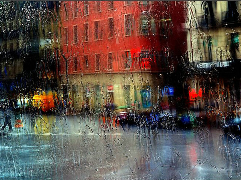 Rainy City Street View — Red