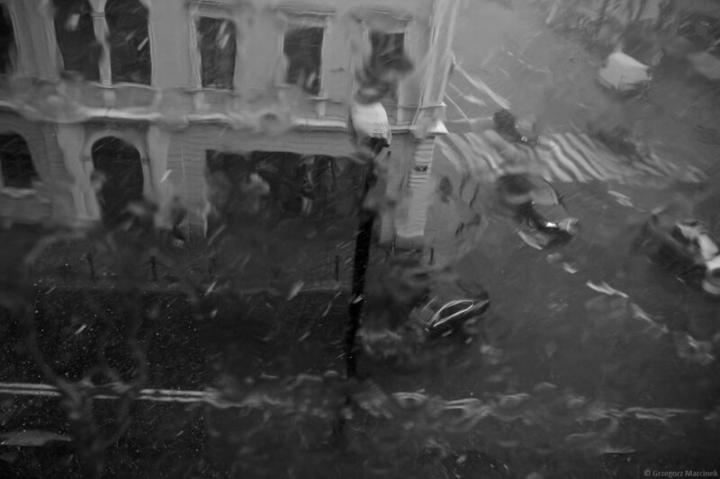 Rainy Street View — Black
