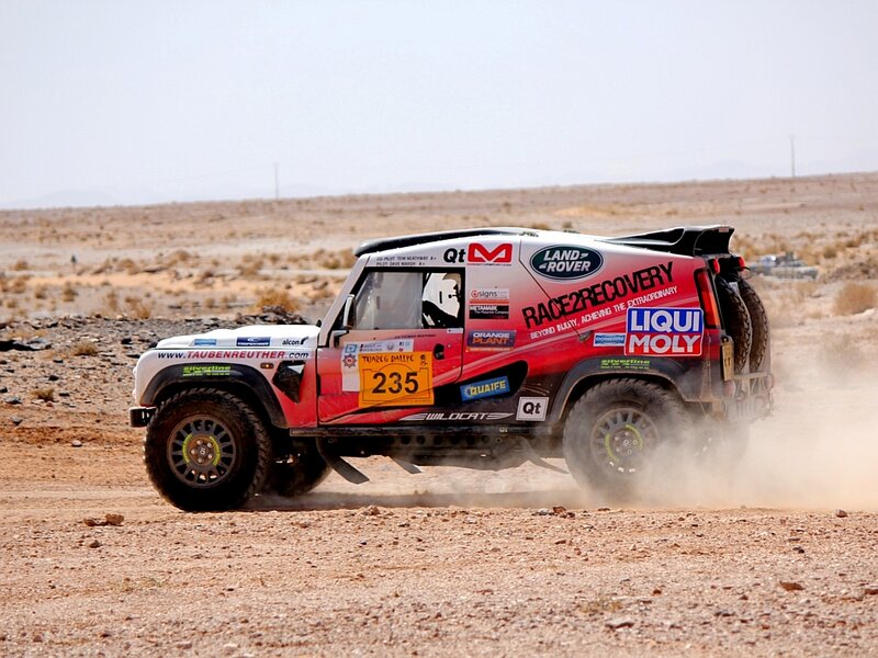 Rally Car in Desert — Red