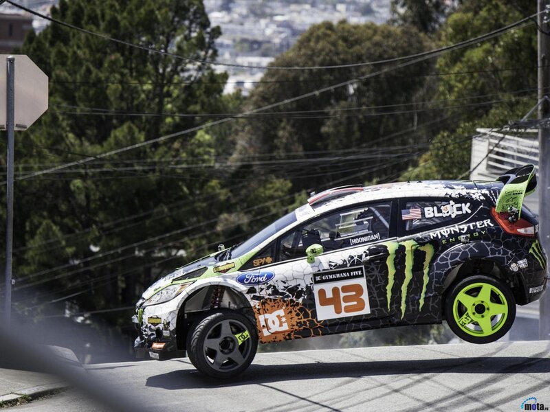 Rally Car in Motion — Black