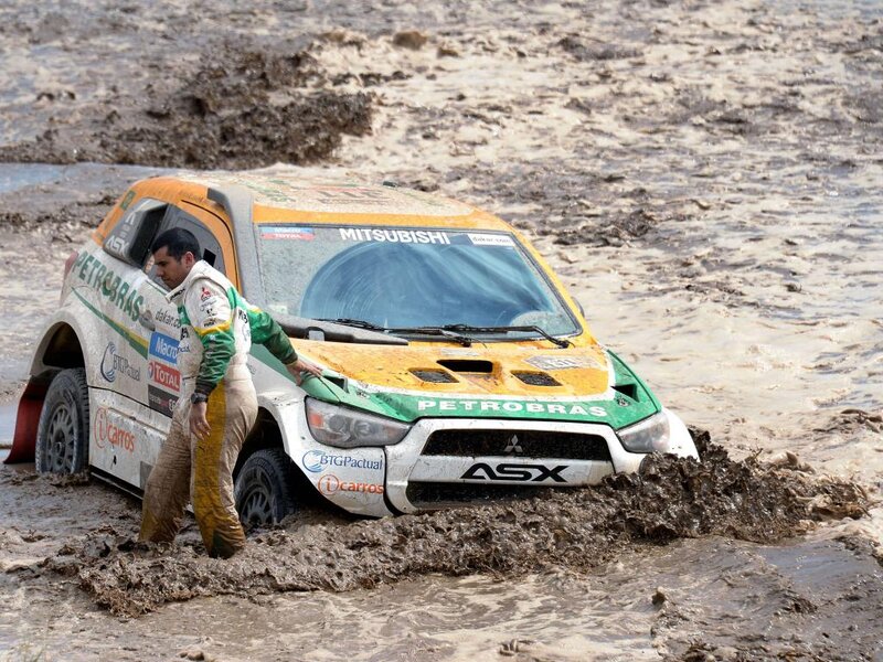 Rally Car in Mud — Yellow