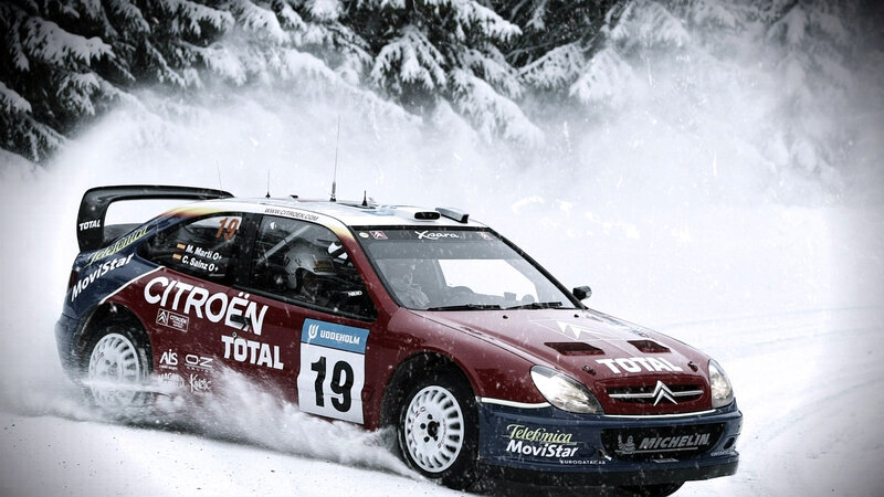Rally Car in Snow — Red