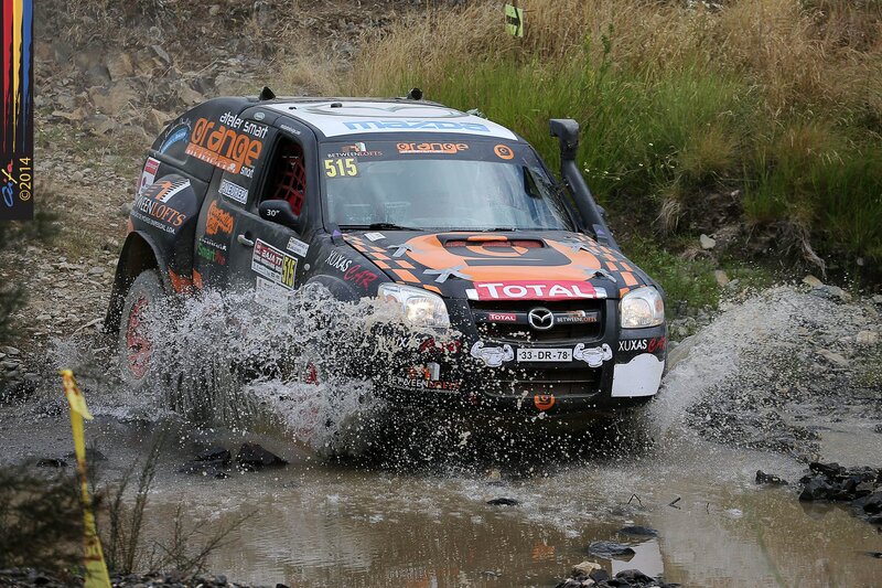 Rally Car in Water — Black
