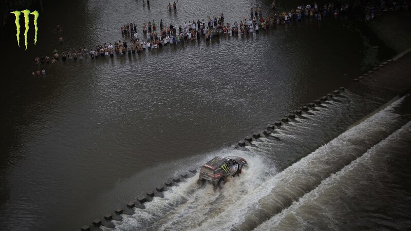 Rally Car on Dam