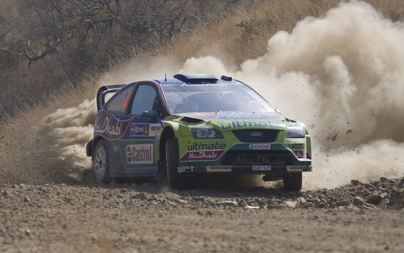 Rally Car on Dirt — Green, Dynamic