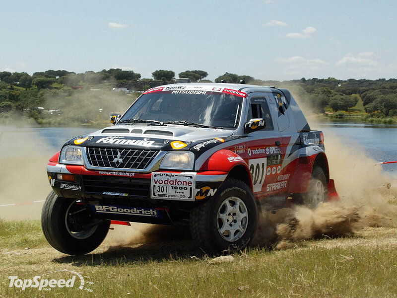 Rally Car on Dirt — Red, Dynamic