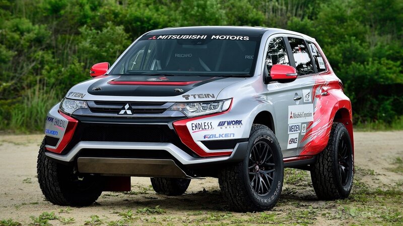 Rally Car on Dirt — Silver