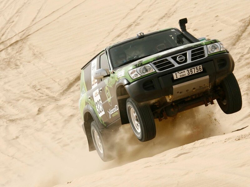 Rally Car on Sand Dune — Green, Dynamic