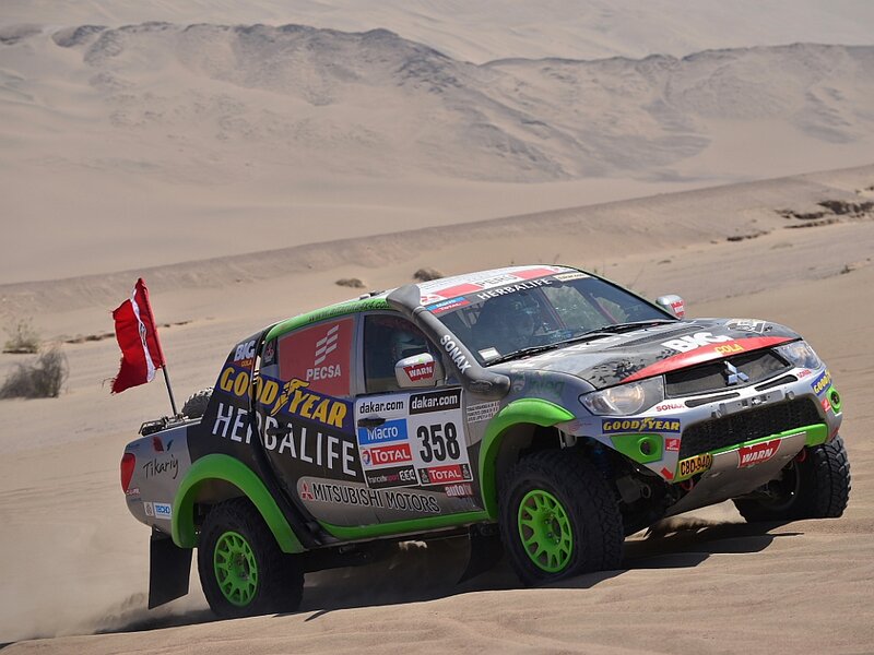 Rally Truck in Desert — Brown, Dynamic, Afternoon