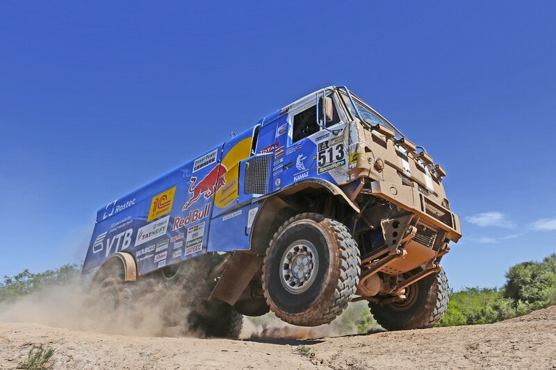 Rally Truck in Motion — Blue