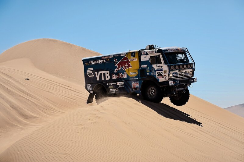 Rally Truck on Sand Dune — Beige