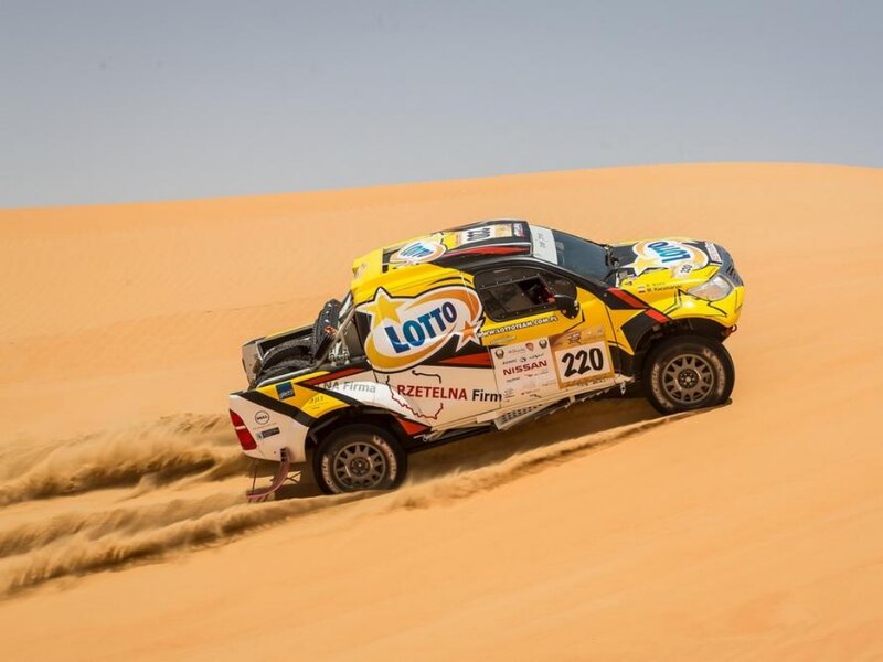 Rally Truck on Sand Dune — Yellow