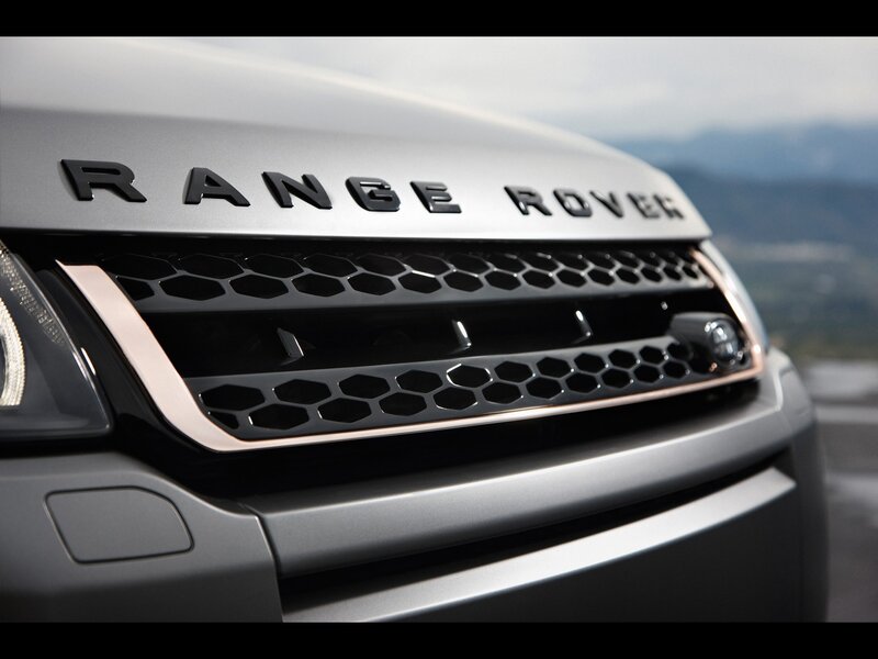 Range Rover grille close-up