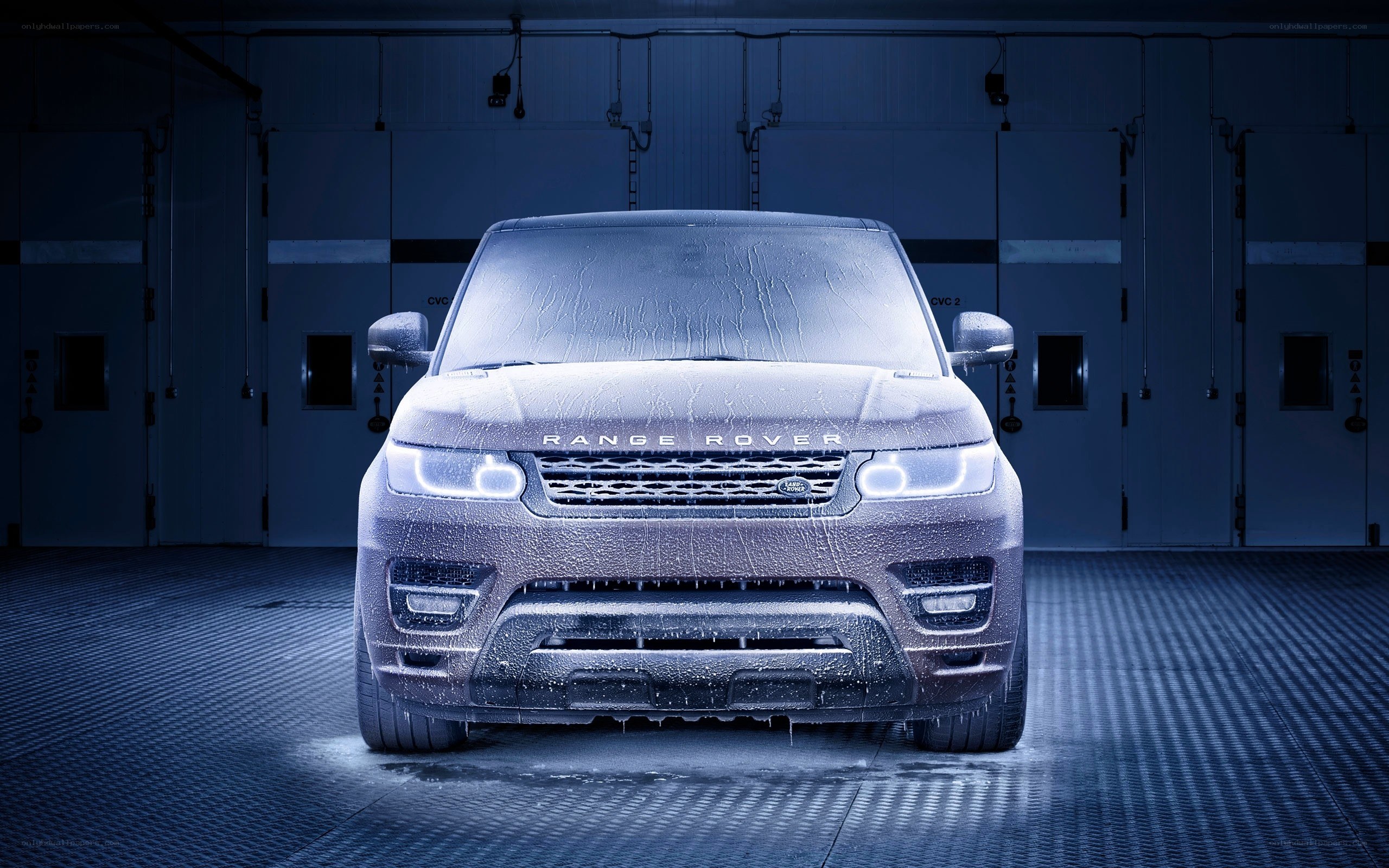 Range Rover in cold chamber
