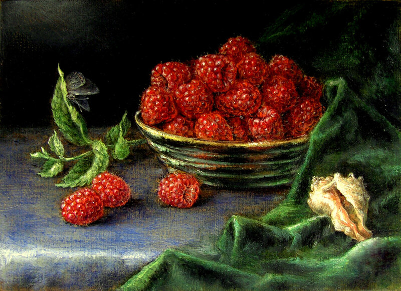 Raspberries in a bowl