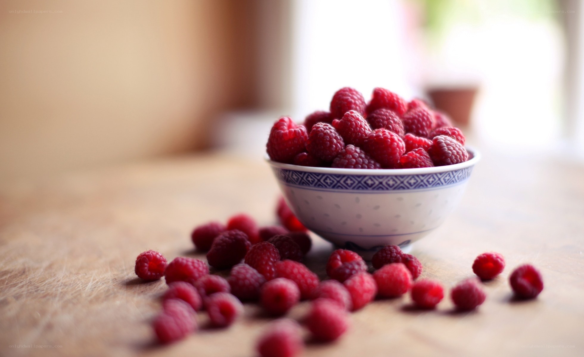 Raspberries in a bowl
