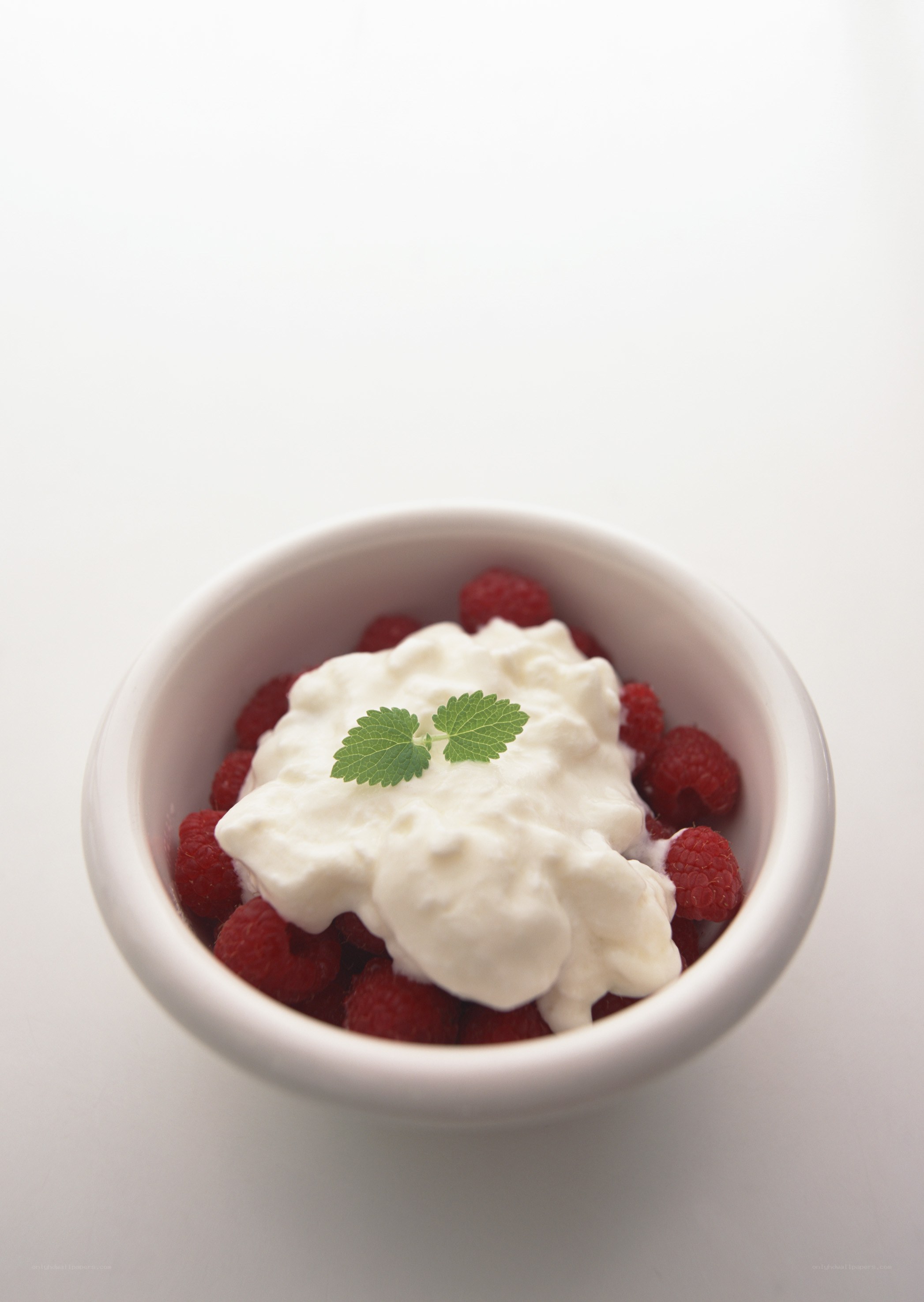 raspberry and cream dessert