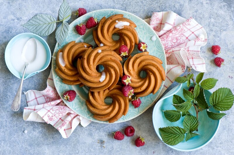 Raspberry bundt cakes with glaze