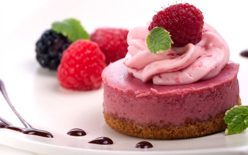 raspberry cheesecake dessert